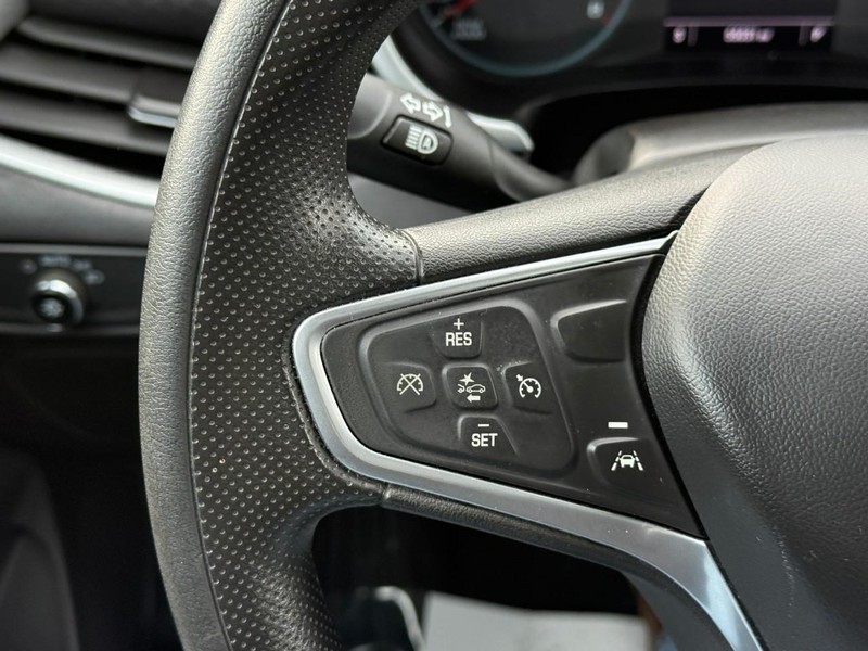 Chevrolet Malibu Vehicle Full-screen Gallery Image 18