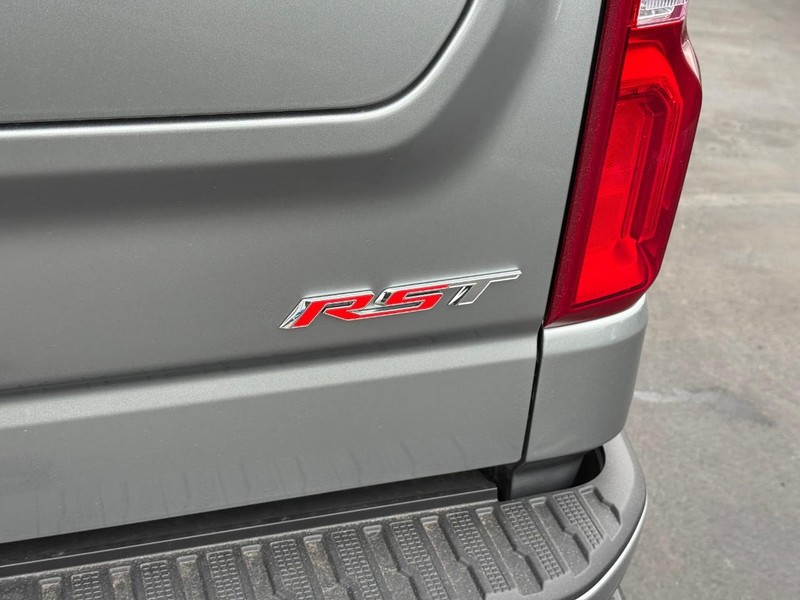 Chevrolet Silverado 1500 Vehicle Full-screen Gallery Image 5