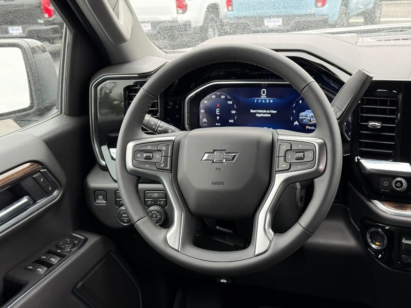 Chevrolet Silverado 1500 Vehicle Full-screen Gallery Image 8