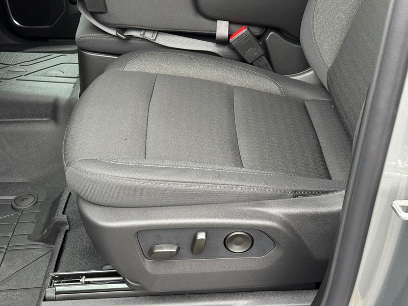 Chevrolet Silverado 1500 Vehicle Full-screen Gallery Image 12