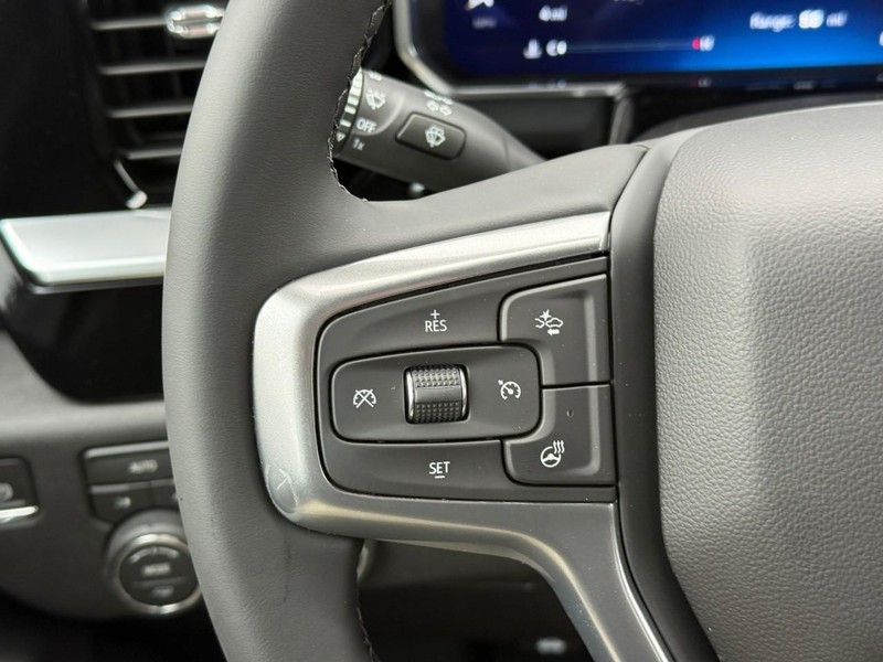 Chevrolet Silverado 1500 Vehicle Full-screen Gallery Image 14