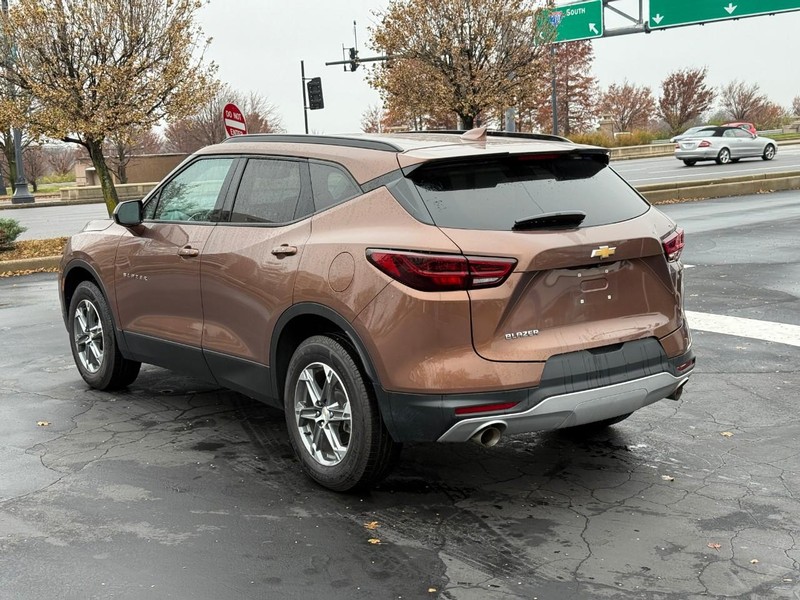 Chevrolet Blazer Vehicle Full-screen Gallery Image 03