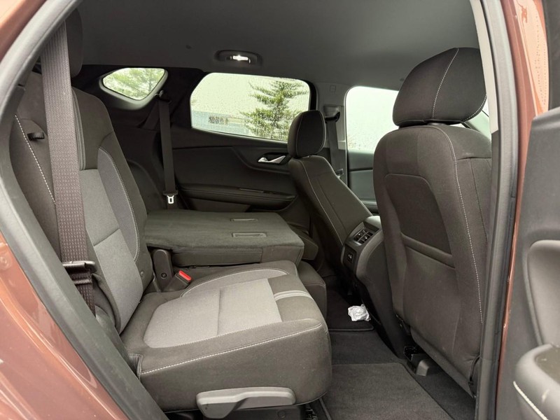 Chevrolet Blazer Vehicle Full-screen Gallery Image 10