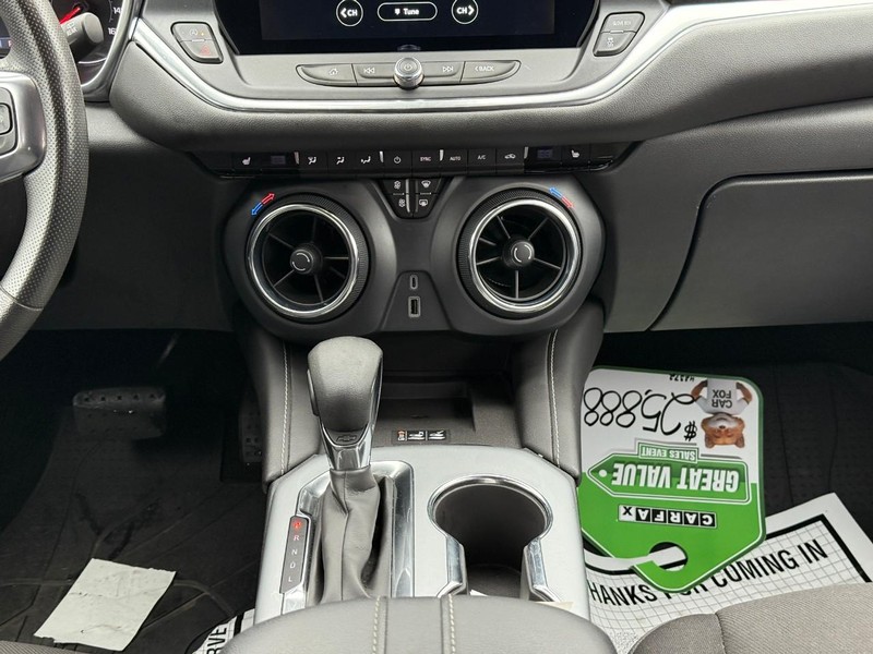 Chevrolet Blazer Vehicle Full-screen Gallery Image 14