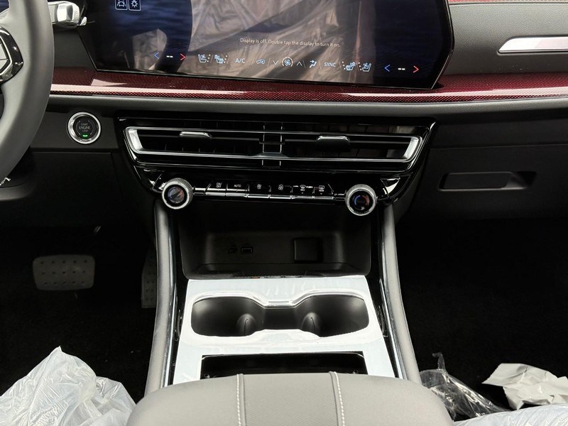 Chevrolet Traverse Vehicle Full-screen Gallery Image 11