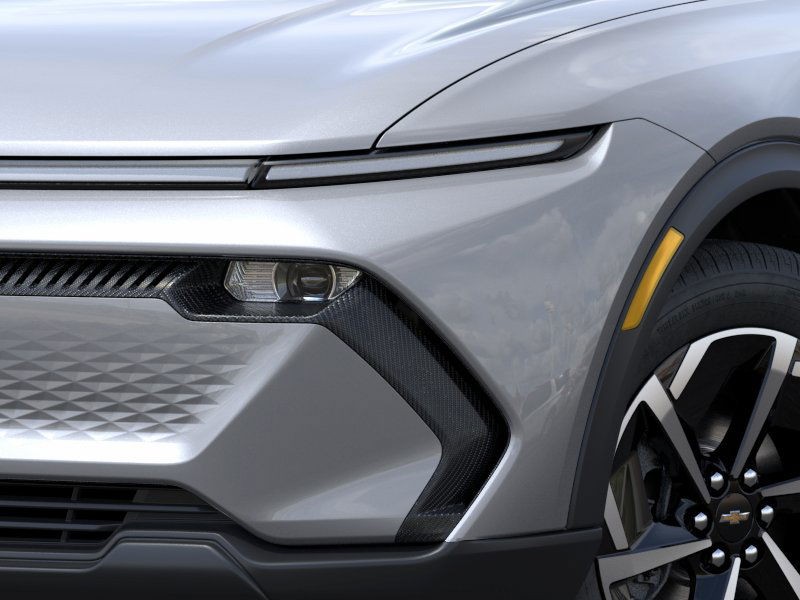 Chevrolet Equinox EV Vehicle Full-screen Gallery Image 10