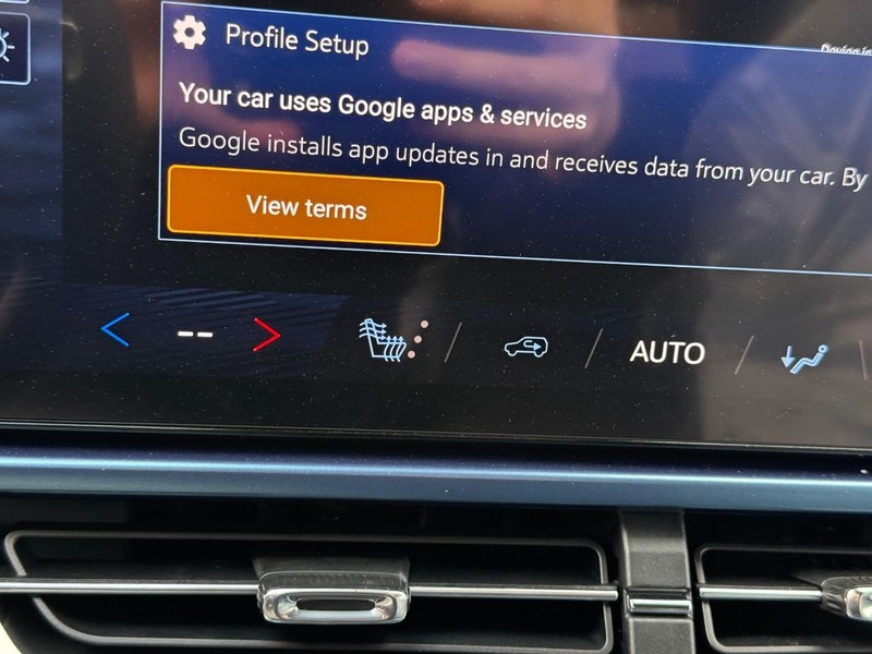 Chevrolet Equinox EV Vehicle Full-screen Gallery Image 13