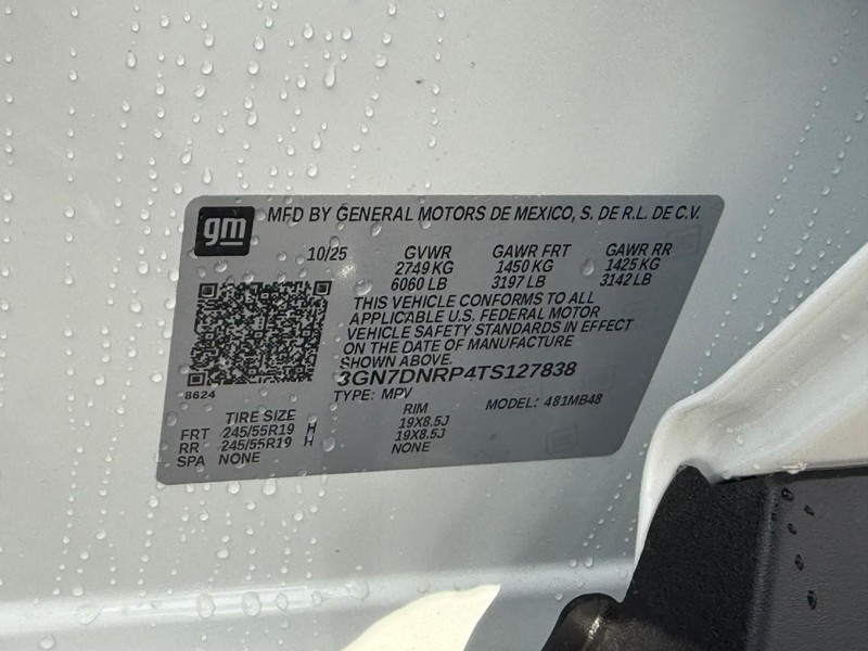 Chevrolet Equinox EV Vehicle Full-screen Gallery Image 14
