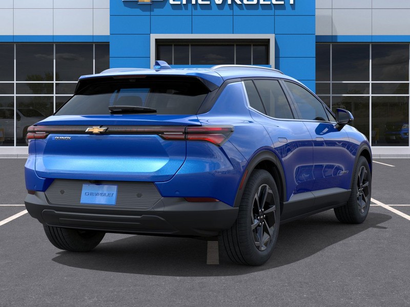 Chevrolet Equinox EV Vehicle Full-screen Gallery Image 4