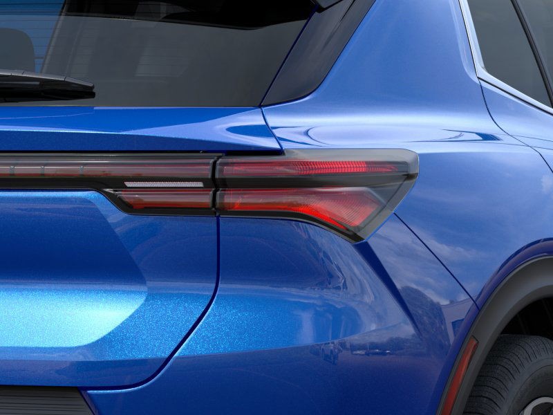 Chevrolet Equinox EV Vehicle Full-screen Gallery Image 11