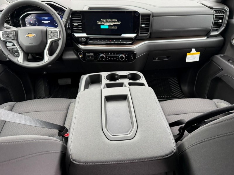 Chevrolet Silverado 1500 Vehicle Full-screen Gallery Image 6