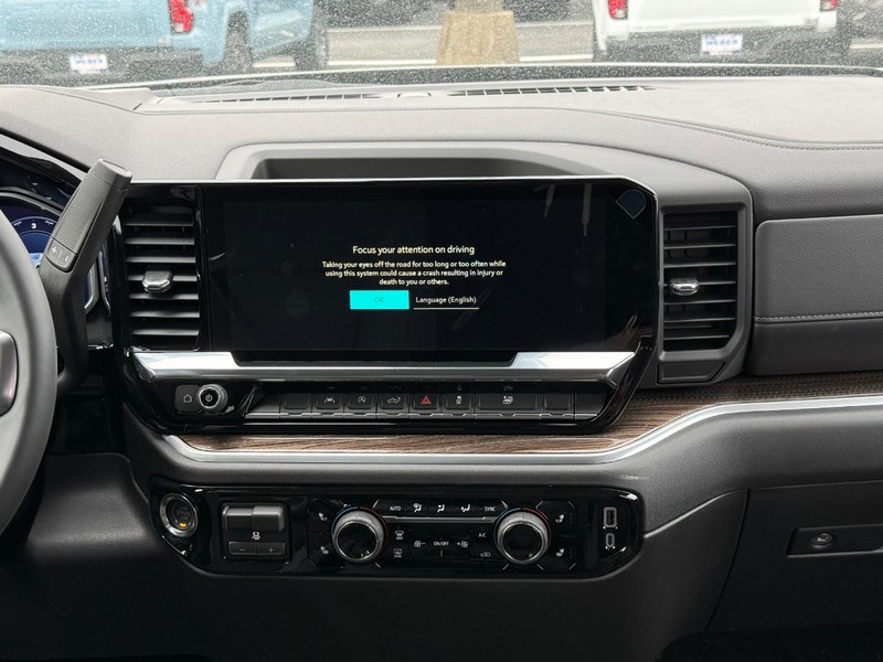 Chevrolet Silverado 1500 Vehicle Full-screen Gallery Image 8