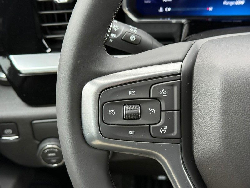 Chevrolet Silverado 1500 Vehicle Full-screen Gallery Image 13