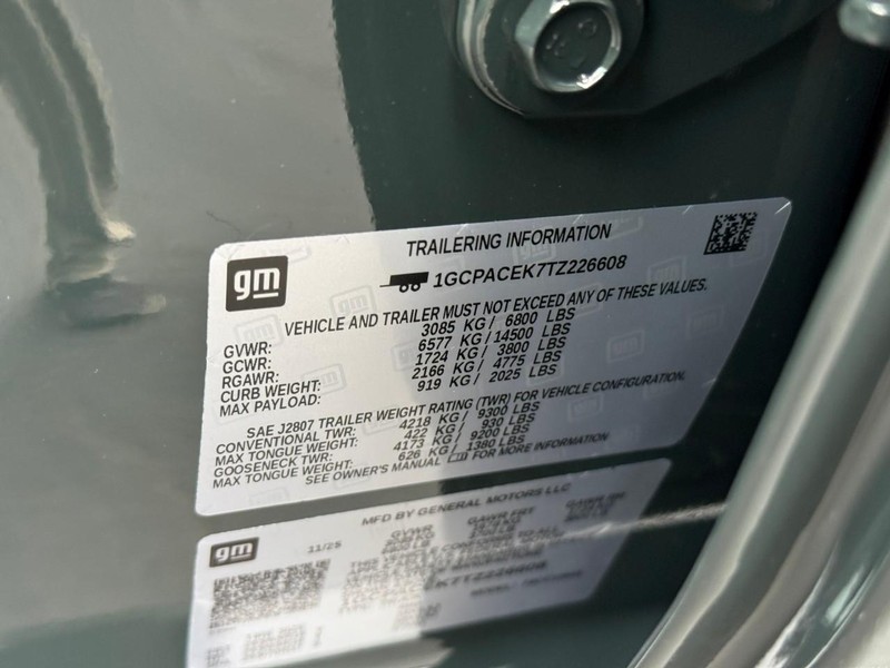 Chevrolet Silverado 1500 Vehicle Full-screen Gallery Image 17