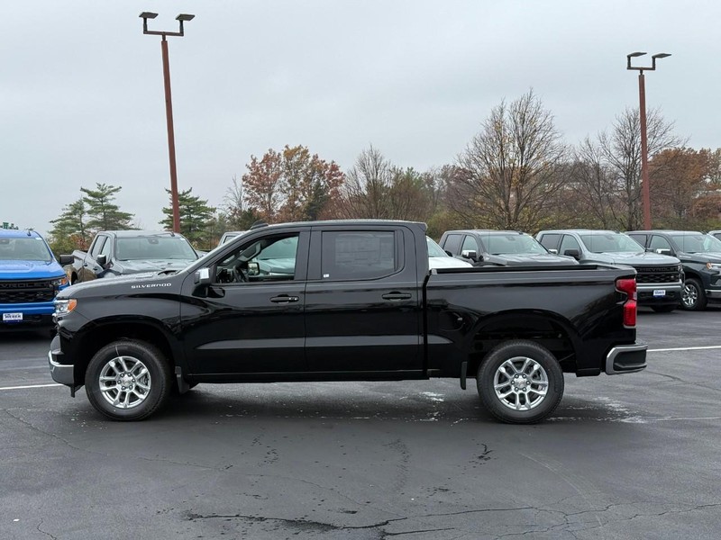 Chevrolet Silverado 1500 Vehicle Full-screen Gallery Image 2