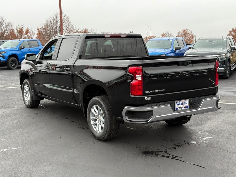 Chevrolet Silverado 1500 Vehicle Full-screen Gallery Image 3
