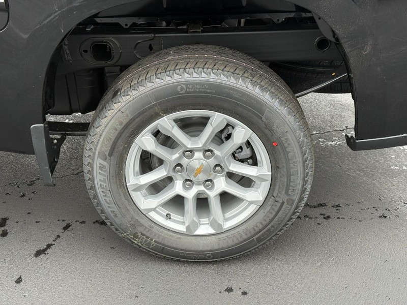 Chevrolet Silverado 1500 Vehicle Full-screen Gallery Image 4