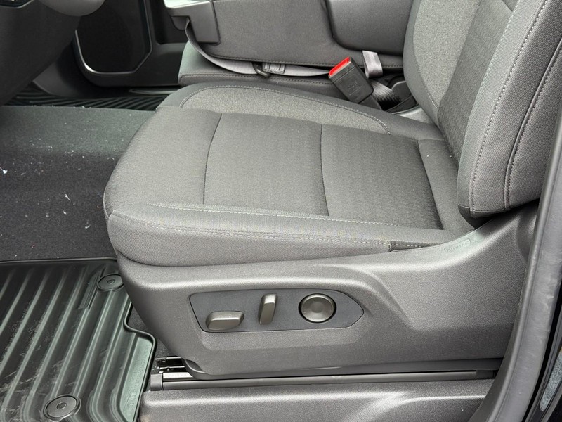 Chevrolet Silverado 1500 Vehicle Full-screen Gallery Image 11