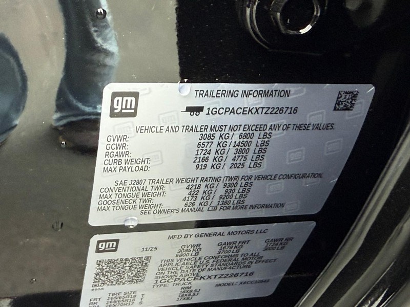 Chevrolet Silverado 1500 Vehicle Full-screen Gallery Image 17