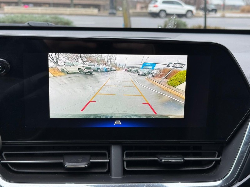 Chevrolet Trax Vehicle Full-screen Gallery Image 24