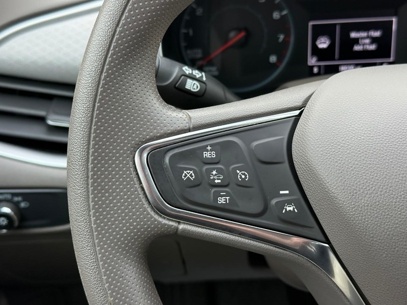 Chevrolet Malibu Vehicle Full-screen Gallery Image 17