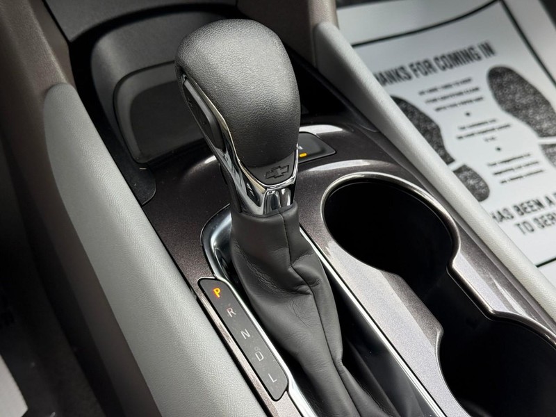 Chevrolet Malibu Vehicle Full-screen Gallery Image 20