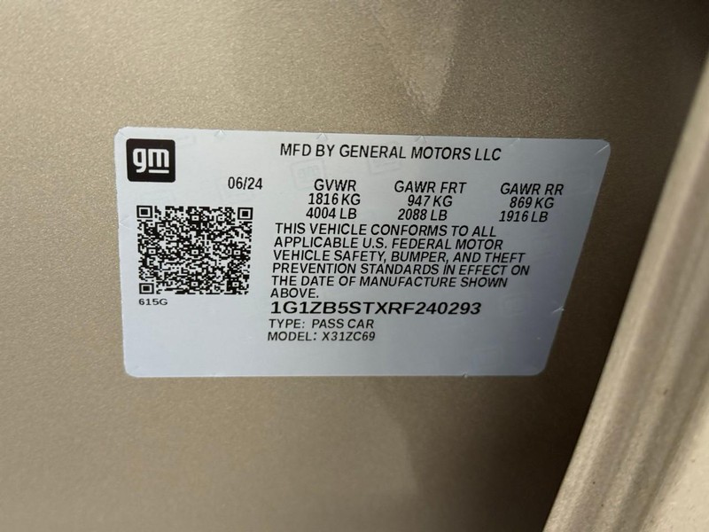 Chevrolet Malibu Vehicle Full-screen Gallery Image 22