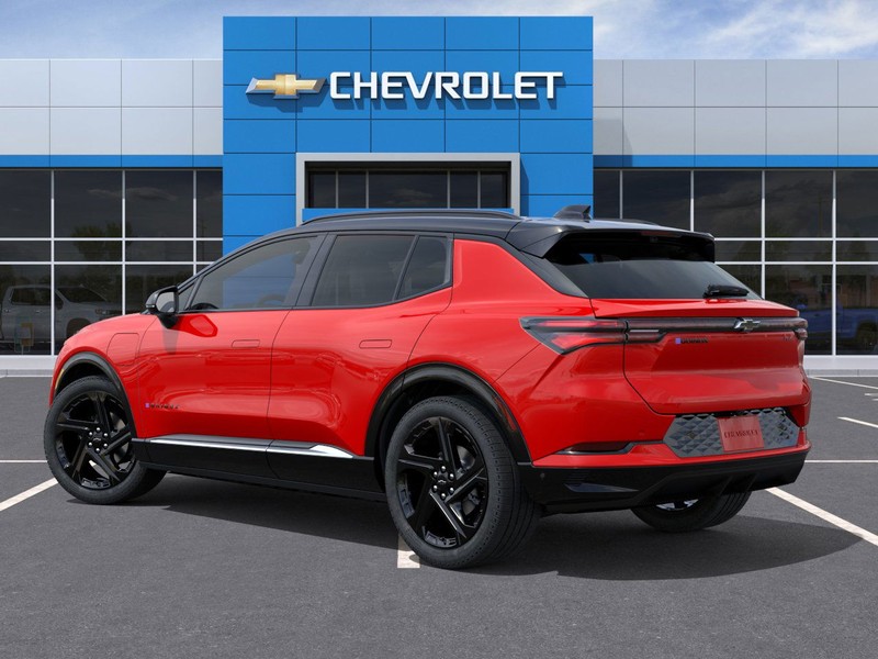 Chevrolet Equinox EV Vehicle Full-screen Gallery Image 3