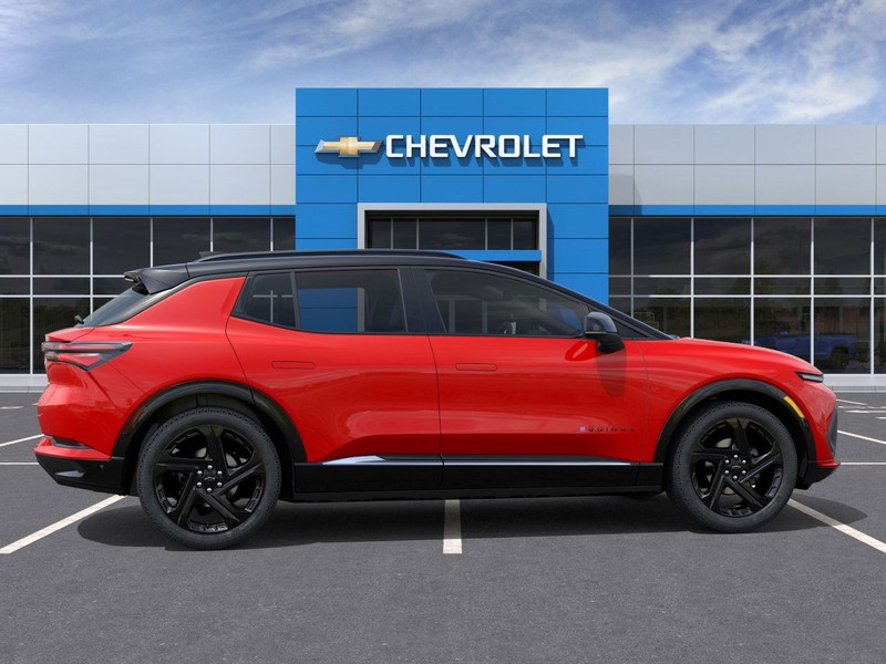 Chevrolet Equinox EV Vehicle Full-screen Gallery Image 5