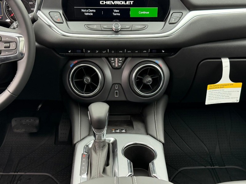 Chevrolet Blazer Vehicle Full-screen Gallery Image 9