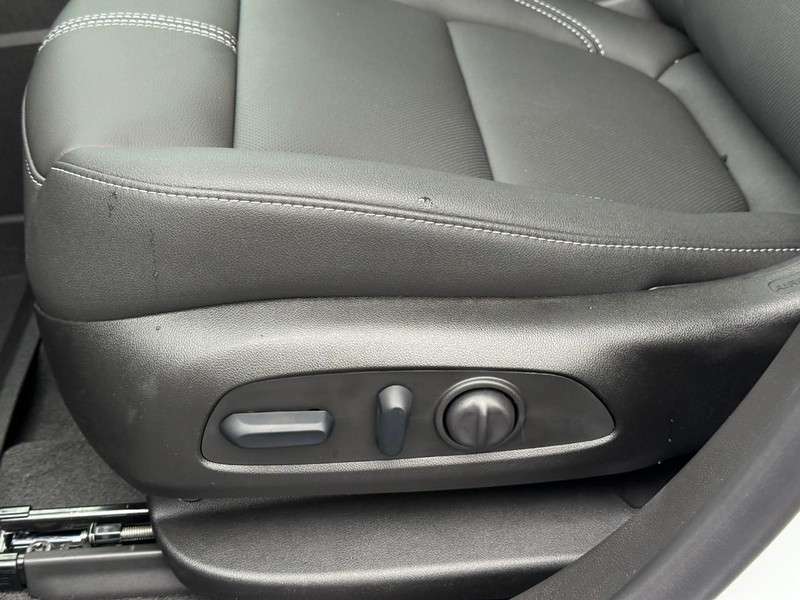 Chevrolet Blazer Vehicle Full-screen Gallery Image 12