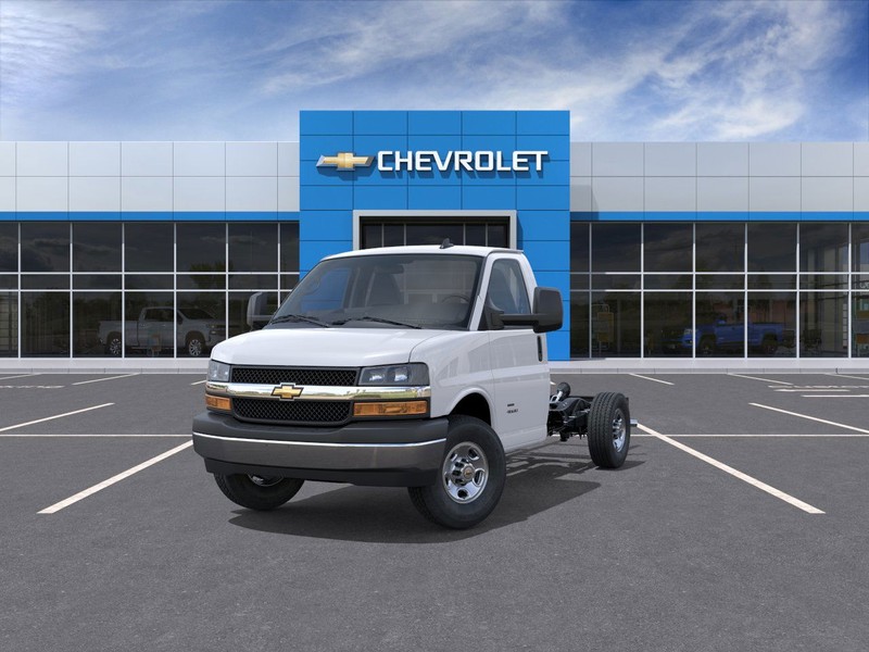 Chevrolet Express Commercial Cutaway Vehicle Full-screen Gallery Image 8