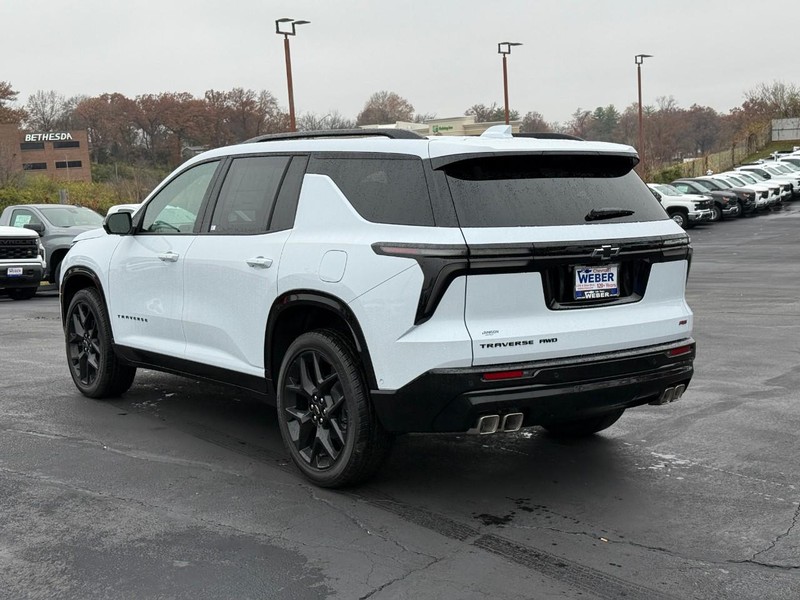 Chevrolet Traverse Vehicle Full-screen Gallery Image 3