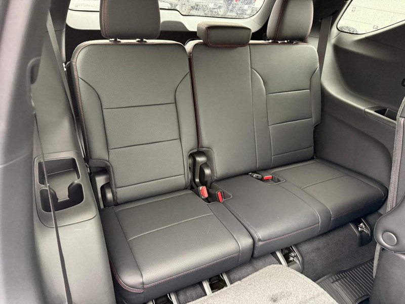 Chevrolet Traverse Vehicle Full-screen Gallery Image 6