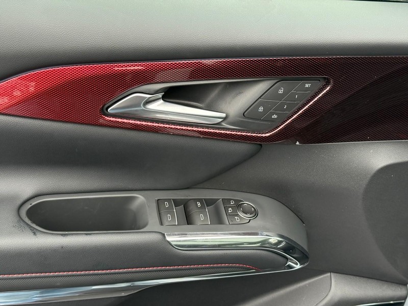 Chevrolet Traverse Vehicle Full-screen Gallery Image 11