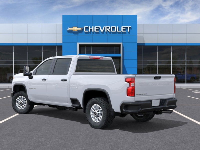 Chevrolet Silverado 2500HD Vehicle Full-screen Gallery Image 3