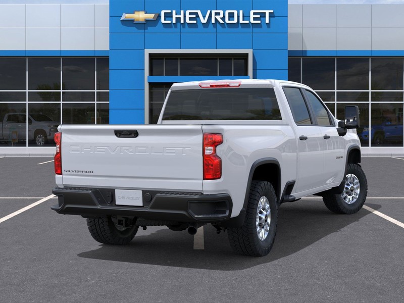 Chevrolet Silverado 2500HD Vehicle Full-screen Gallery Image 4