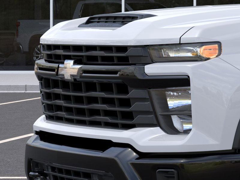 Chevrolet Silverado 2500HD Vehicle Full-screen Gallery Image 13