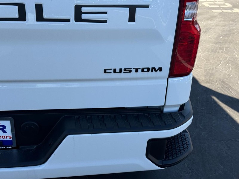 Chevrolet Silverado 1500 Vehicle Full-screen Gallery Image 7