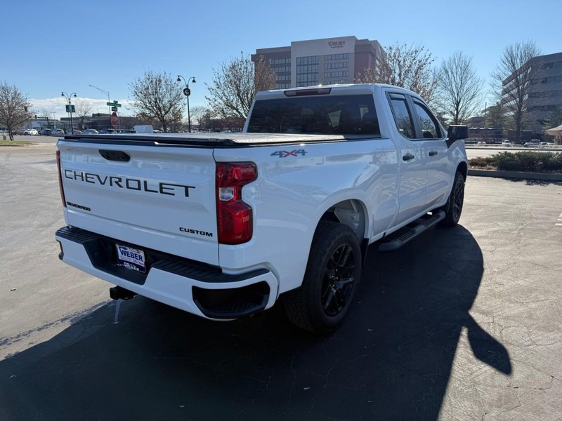 Chevrolet Silverado 1500 Vehicle Full-screen Gallery Image 8