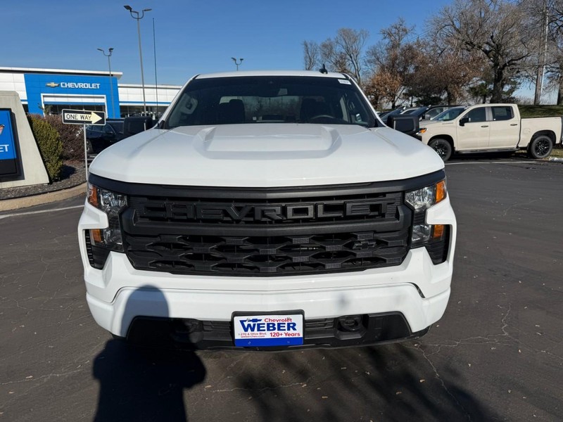 Chevrolet Silverado 1500 Vehicle Full-screen Gallery Image 10