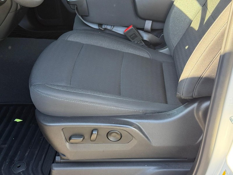 Chevrolet Silverado 1500 Vehicle Full-screen Gallery Image 14