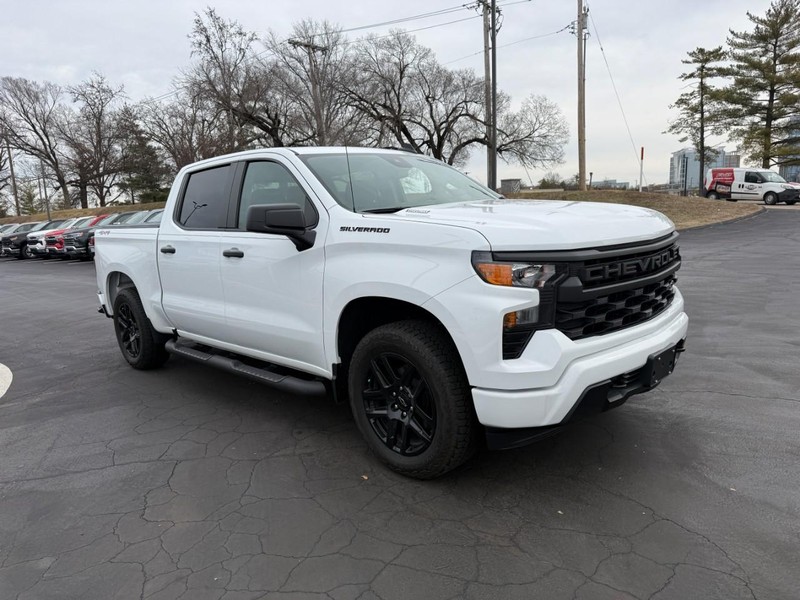 Chevrolet Silverado 1500 Vehicle Full-screen Gallery Image 8