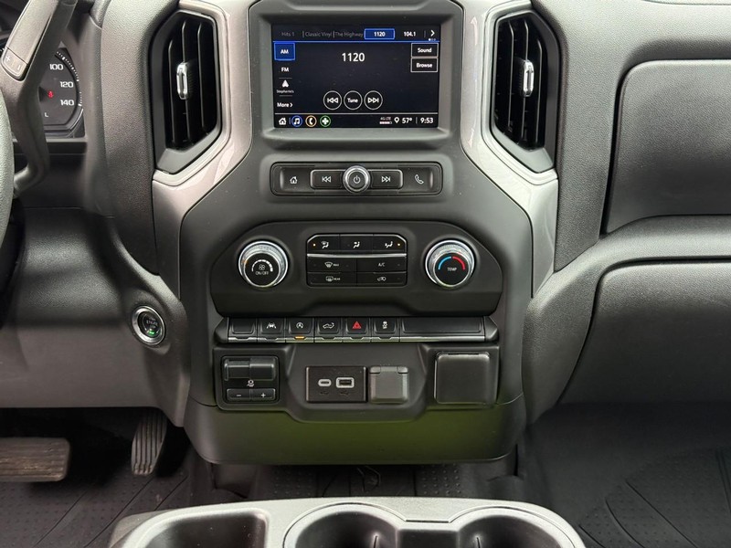 Chevrolet Silverado 1500 Vehicle Full-screen Gallery Image 14