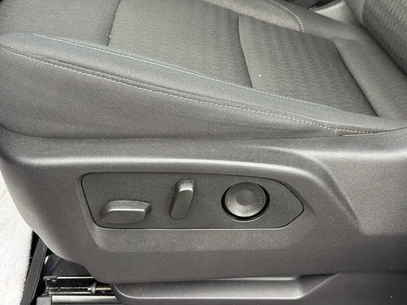 Chevrolet Silverado 1500 Vehicle Full-screen Gallery Image 17