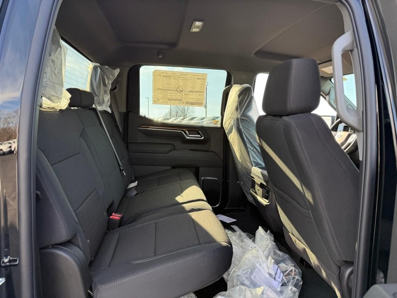 Chevrolet Silverado 1500 Vehicle Full-screen Gallery Image 6