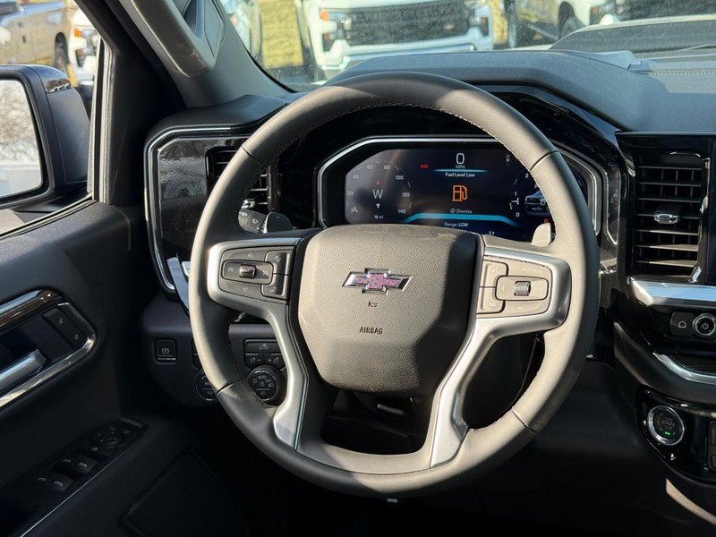 Chevrolet Silverado 1500 Vehicle Full-screen Gallery Image 8