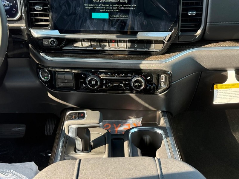 Chevrolet Silverado 1500 Vehicle Full-screen Gallery Image 10