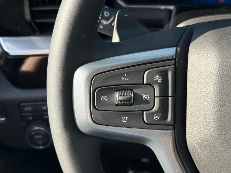 Chevrolet Silverado 1500 Vehicle Full-screen Gallery Image 12