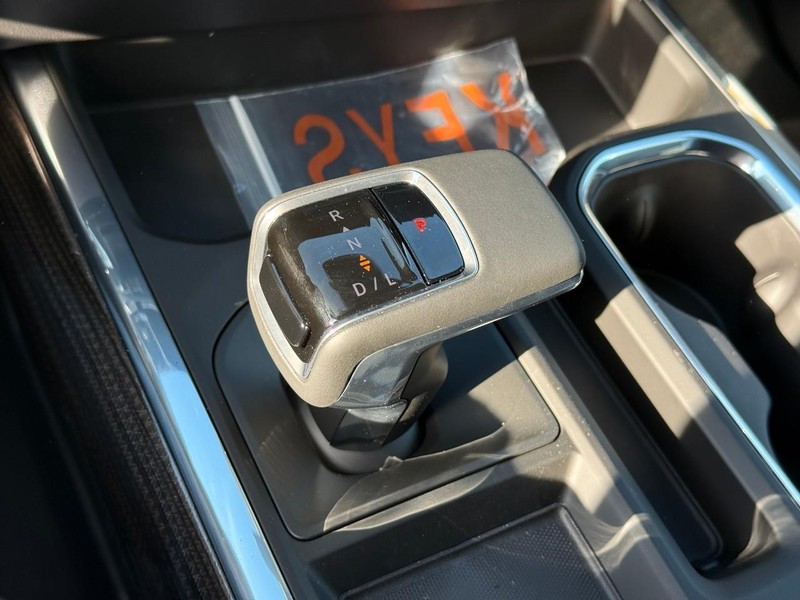 Chevrolet Silverado 1500 Vehicle Full-screen Gallery Image 14